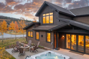 LUXURY HOME by the river! Walk to Shuttle, Hot Tub, Fire Pit, designer finishes!! Breckenridge